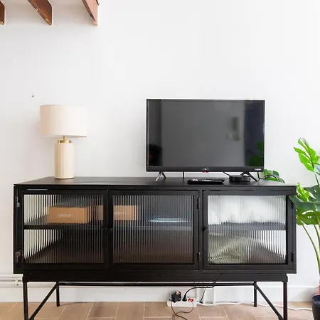 Apartment Bel Avec Exterieur Proche Du Metro -